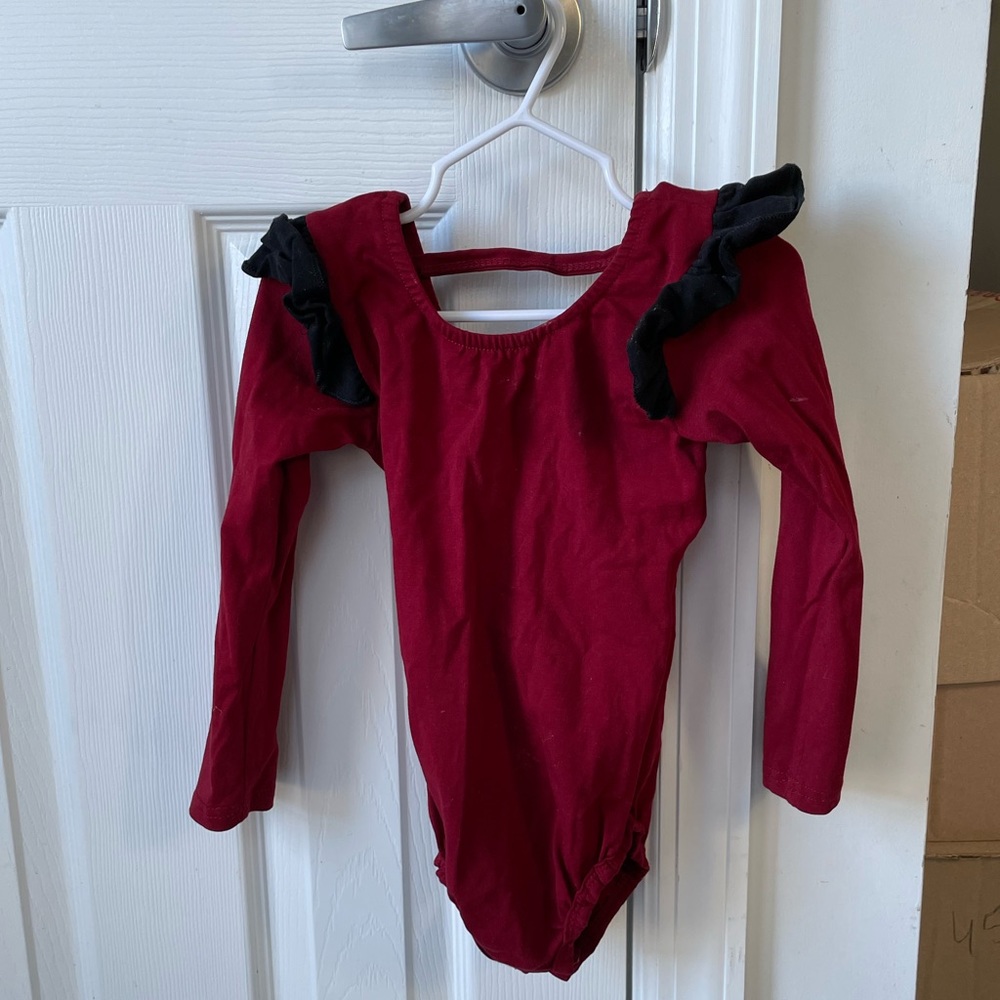 Orcas Lucille Flutter Sleeve Leo